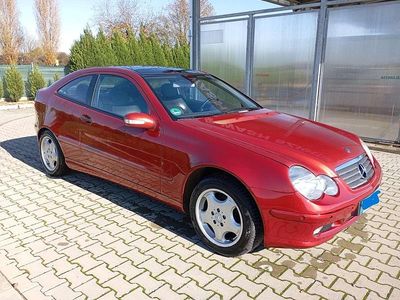 Gebraucht Mercedes C200 163 PS (119 kW) 2001 Orange Coupé