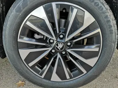 Neu Skoda Superb Selection 220 PS (161 kW) 2025 Purewhite