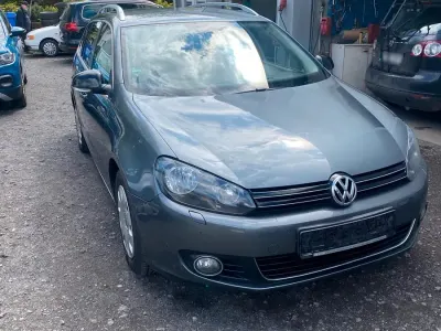 Gebraucht VW Golf VI 105 PS (77 kW) 2011 Grau Kleinwagen