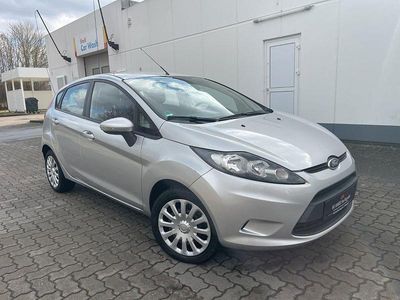 Usata Ford Fiesta Trend 82 CV (60 kW) 2010 Argento Utilitaria