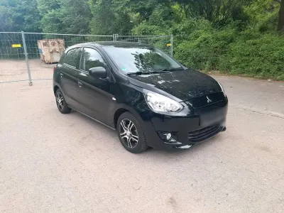 Gebraucht Mitsubishi Space Star 80 PS (58 kW) 2015 Schwarz Limousine