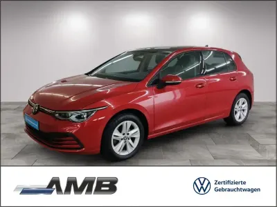 Gebraucht VW Golf VIII Life 150 PS (110 kW) 2022 Rot Limousine