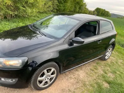 Gebraucht VW Polo 90 PS (66 kW) 2011 Schwarz Kleinwagen