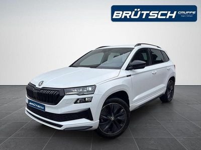 Moonweiss metallic Gebraucht 2024 Skoda Karoq SportLine SUV | 31.980 € (Fairer Preis)