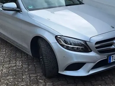 Gebraucht Mercedes C220 Avantgarde 197 PS (144 kW) 2021 Silber Limousine