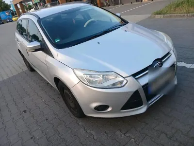 Gebraucht Ford Focus 116 PS (85 kW) 2011 Silber Kombi