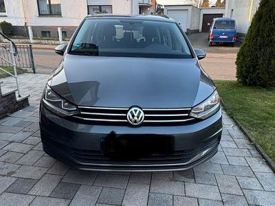 Gebraucht VW Touran Comfortline 150 PS (110 kW) 2016 Grau Van / Kleinbus