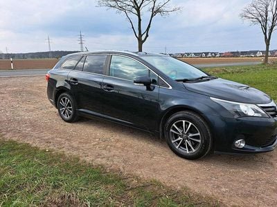 Gebraucht Toyota Avensis 147 PS (108 kW) 2015 Kombi