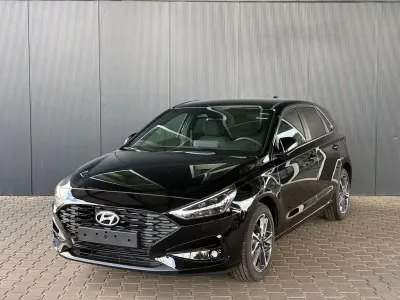Neu Hyundai i30 Comfort 101 PS (74 kW) 2025 Schwarz Limousine