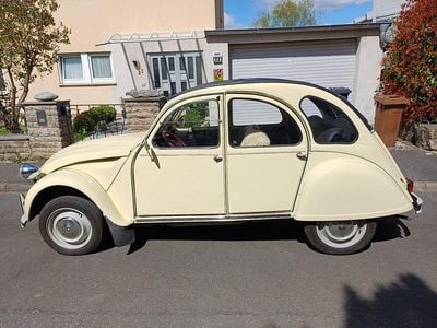 Begagnad Citroën 2CV 29 HK (21 kW) 1979 Beige Sedan
