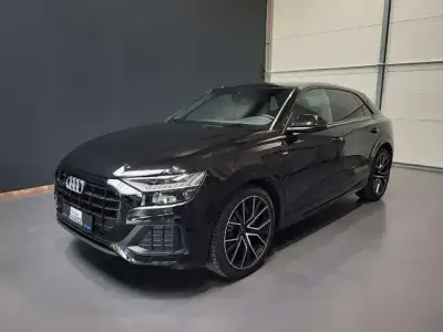 Gebraucht Audi Q8 S-Line 286 PS (210 kW) 2022 Mythosschwarz metallic SUV