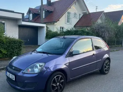 Gebraucht Ford Fiesta Ambiente 69 PS (50 kW) 2007 Violett Kleinwagen