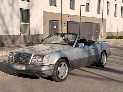 Gebraucht Mercedes E200 136 PS (100 kW) 1996 Silber Cabrio