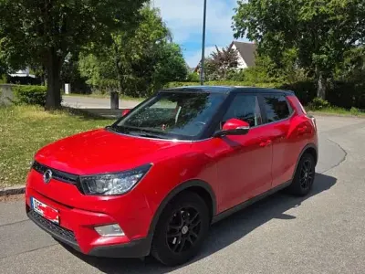Gebraucht SsangYong Tivoli Sapphire 128 PS (94 kW) 2016 Rot SUV