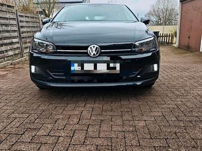 Gebraucht VW Polo Comfortline 75 PS (55 kW) 2018 Schwarz Kleinwagen