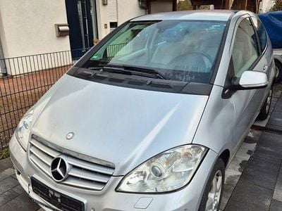 Gebraucht Mercedes A180 Elegance 116 PS (85 kW) 2009 Silber Limousine