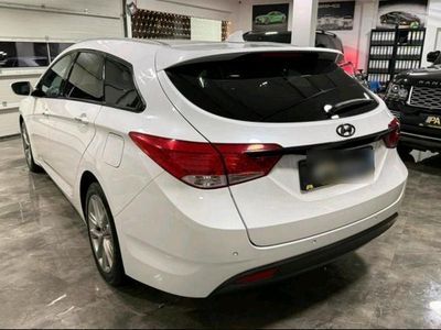 Usata Hyundai i40 136 CV (100 kW) 2015 Bianco Station wagon