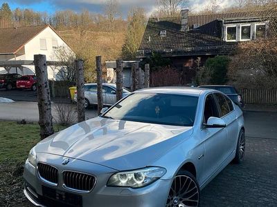 Usado BMW 525 Luxury Line 218 HP (160 kW) 2017 Prateado Sedan