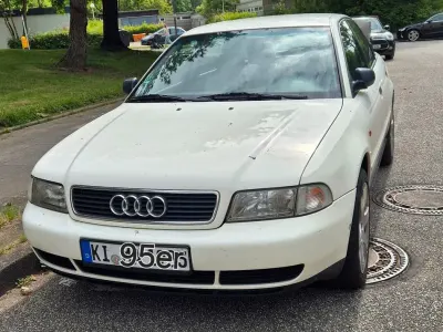Gebraucht Audi A4 125 PS (91 kW) 1995 Weiß Limousine