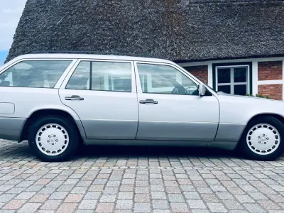 Gebraucht Mercedes E200 136 PS (100 kW) 1996 Silber Kombi
