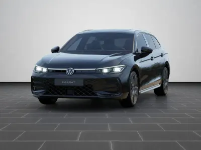 Usata VW Passat R-line 193 CV (141 kW) 2026 Nero Station wagon