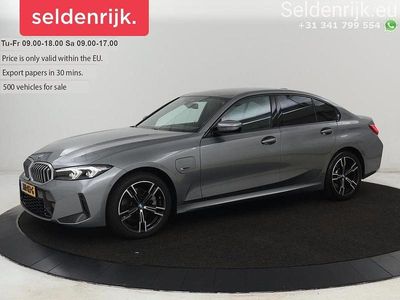 Grau Gebraucht 2022 BMW 320e M Sport Limousine | 36.900 €