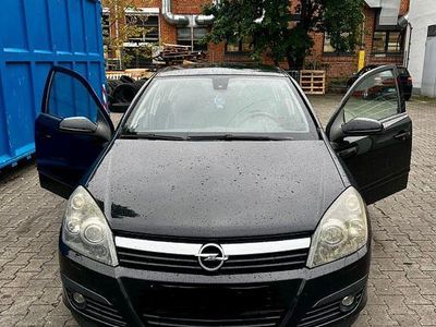 Schwarz Gebraucht 2006 Opel Astra Sport Limousine | 2.200 € (Fairer Preis)