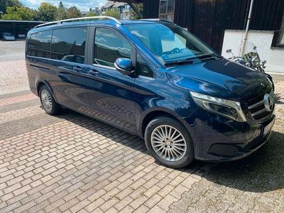 Mercedes V220