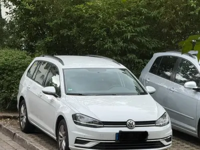 Gebraucht VW Golf VII Comfortline 115 PS (84 kW) 2018 Weiß Kombi
