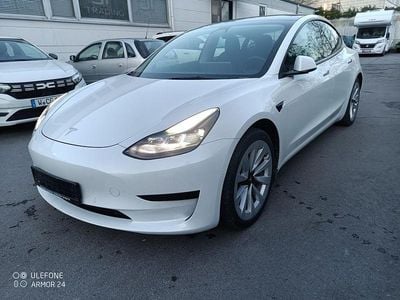 Weiß Gebraucht 2021 Tesla Model 3 Standard Range Limousine | 24.999 € (Etwas zu teuer)