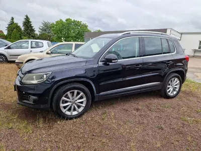 Gebraucht VW Tiguan Sport 150 PS (110 kW) 2015 Deep black perleffekt (metallic) SUV
