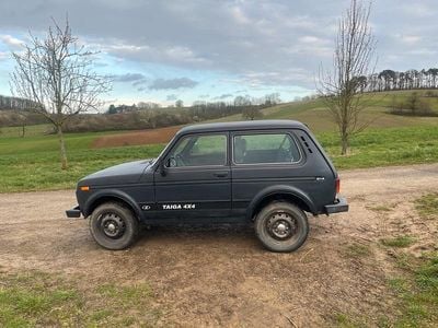 Gebraucht Lada niva 82 PS (60 kW) 2009 Schwarz SUV