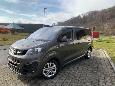 Second-hand Opel Vivaro 150 CP (110 kW) 2021 Gri Monovolum