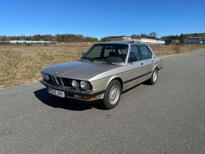 Gebraucht BMW 525 122 PS (89 kW) 1985 Beige Limousine