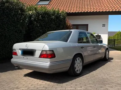 Brugt Mercedes E320 Sportline 220 HK (161 kW) 1994 Sølv Sedan