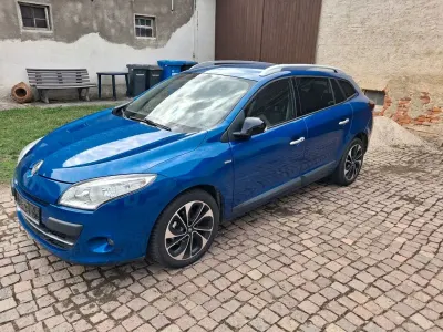 Gebraucht Renault Mégane III Bose Edition 131 PS (96 kW) 2011 Blau Limousine