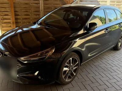 Gebraucht Hyundai i30 Intro Edition 115 PS (84 kW) 2020 Schwarz Kombi