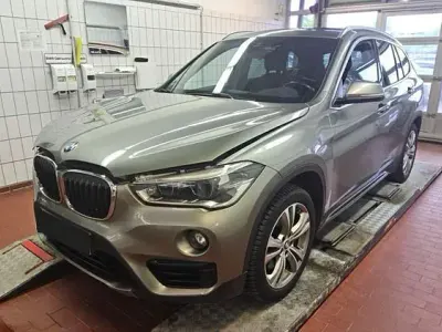Gebraucht BMW X1 Sport Line 192 PS (141 kW) 2016 Platinsilber SUV