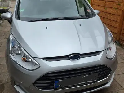 Gebraucht Ford B-MAX SYNC Edition 101 PS (74 kW) 2015 Silber Van / Kleinbus