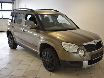 gebraucht Skoda Yeti 2.0 TDI 4x4 1.Hand SHZ DAB APP