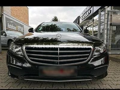 Gebraucht Mercedes E220 195 PS (143 kW) 2017 Schwarz Limousine
