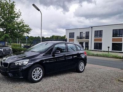 Gebraucht BMW 214 Active Tourer Basis 95 PS (69 kW) 2015 Schwarz Van / Kleinbus