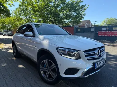 Używany Mercedes GLC350 211 KM (155 kW) 2017 Biały SUV