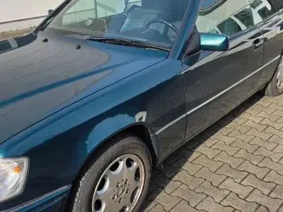 Gebraucht Mercedes E200 136 PS (100 kW) 1996 Grün Cabrio
