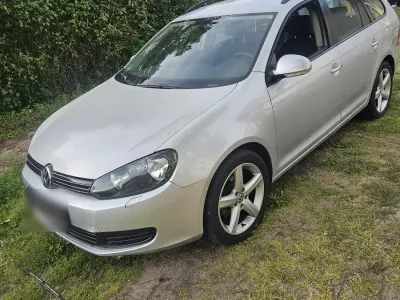 Gebraucht VW Golf VI 105 PS (77 kW) 2011 Silber Kleinwagen