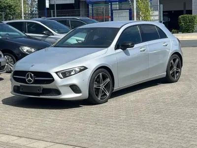 Gebraucht Mercedes A180 116 PS (85 kW) 2019 Silber Limousine