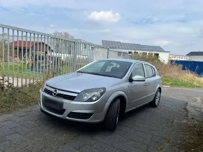 Gebraucht Opel Astra 106 PS (77 kW) 2005 Silber Limousine