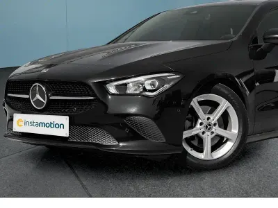 Gebraucht Mercedes CLA200 163 PS (119 kW) 2022 Schwarz Limousine