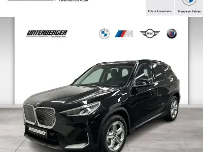 Neu BMW iX1 Shadowline 150 kW (204 PS) 2026 Black sapphire SUV