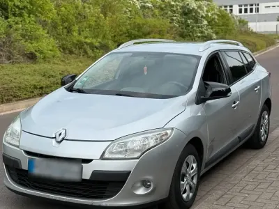 Gebraucht Renault Mégane GrandTour 110 PS (80 kW) 2010 Silber Kombi